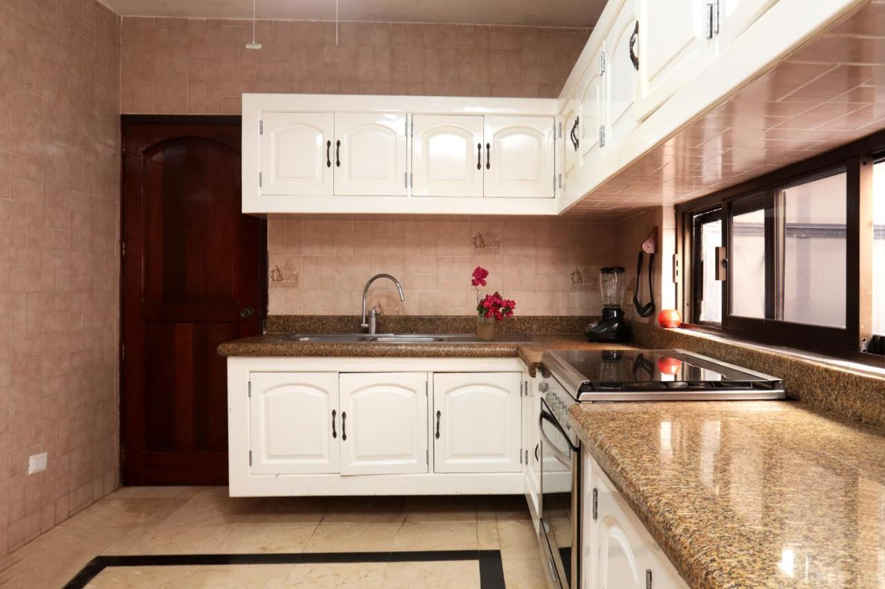 Colibri House Bed & Breakfast Cancun