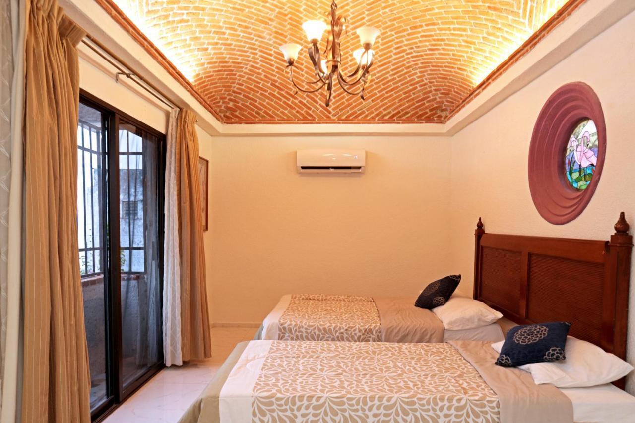 Bed & Breakfast Colibri House